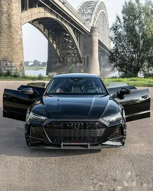 奥迪rs7,被称为"西装暴徒",它展现了一种独特的魅力.