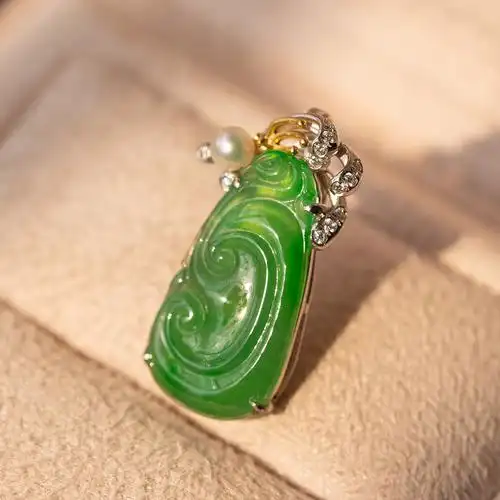 阳绿冰种如意天然a货18k金镶钻石akoya珍珠吊坠-逍遥