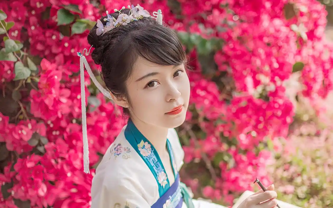 古风汉服美女甜美高清桌面壁纸