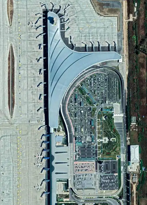 航拍长春龙嘉国际机场,东北唯一和高铁无缝衔接的大型国际机场_网易订