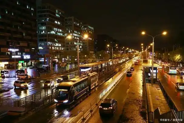 美国人看中国凌晨12点的街道,直言"可怕",他们在害怕什么?