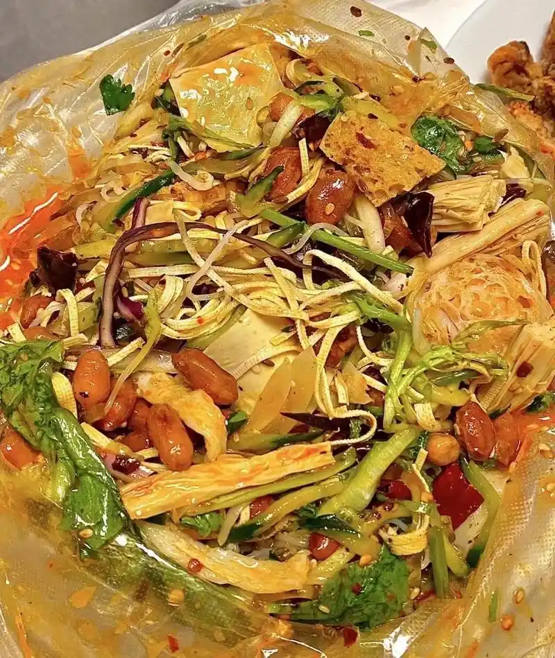 凉拌菜.🥳🥳开业在即,敬请期待自选现拌凉菜,凉皮3月3 - 抖音