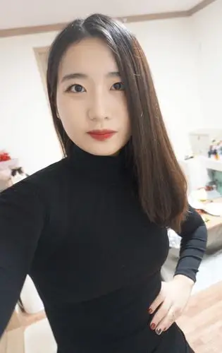 周末一个在家爱自拍的素颜姑娘