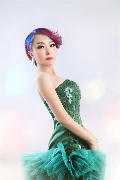 歌手张莹莹更多最新留言我的歌曲一个人过两人纪念日爱不舍念奴吟全选