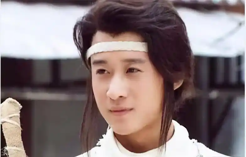 《小李飞刀》——饰演:阿飞再来看看《水浒后传之拭血问剑》中古道热