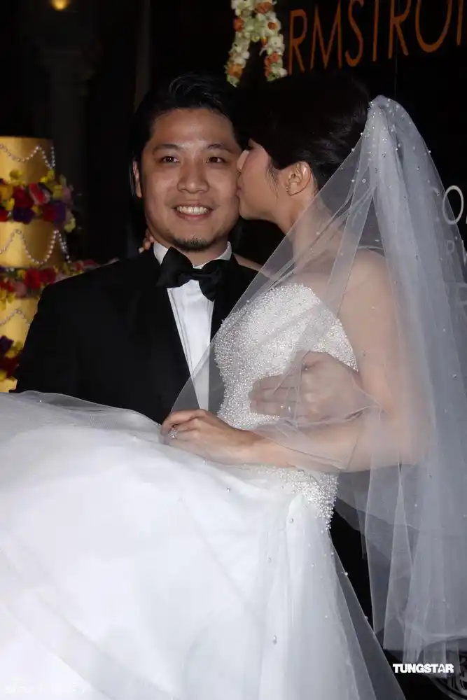 /p> p>曾发行三张专辑,2004年合约到期后,专心经营原有副业.