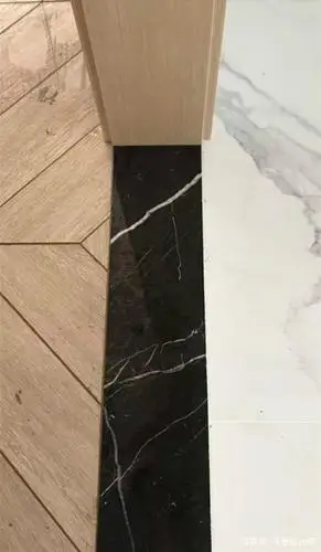 用瓷砖做门槛石?傻不傻,大理石实用多了!不仅硬度大,关键耐踩