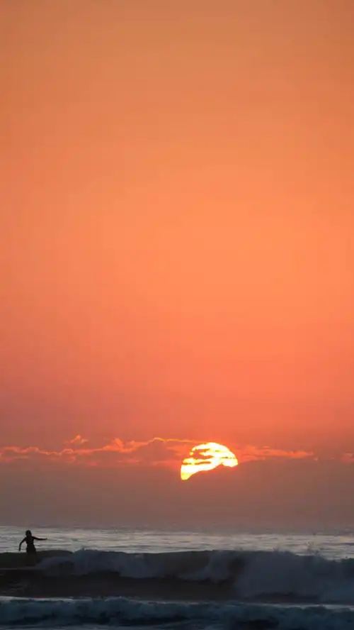 天空彩霞黄昏风景手机端h5背景
