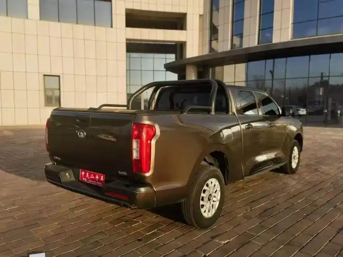 长城 炮  2020款 2.0t商用版自动柴油两驱精英型标箱gw4d20m图片