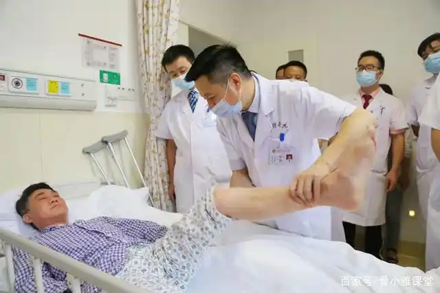 湘雅医院骨科唐举玉教授和他的第100位保髋患者