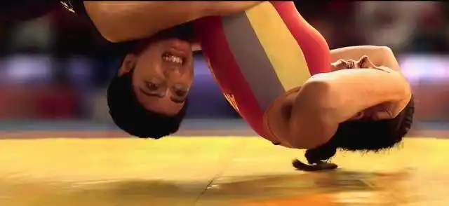 《摔跤吧!爸爸》的1个"污点"2个燃点3个笑点和4个泪点