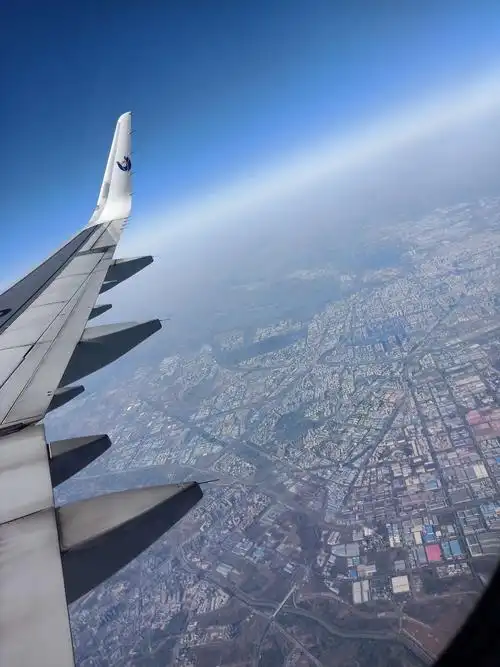飞机上观赏美景