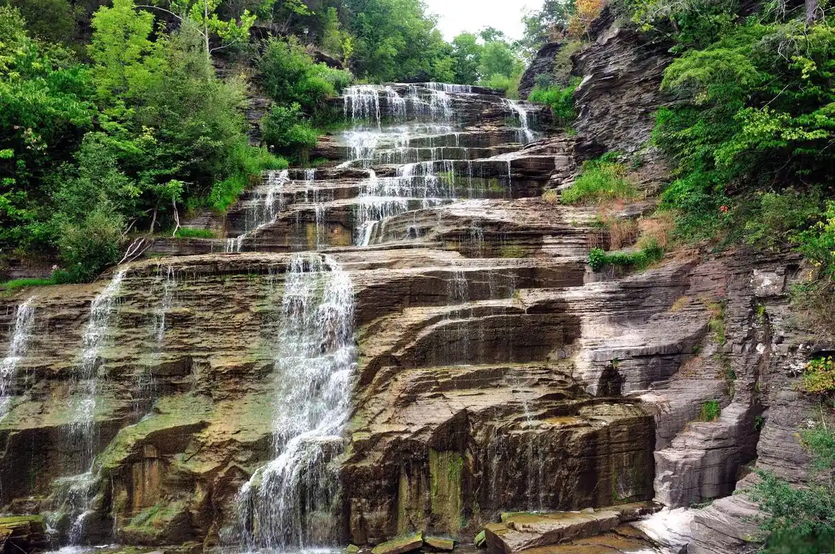 林州太行大峡谷风景区 林州太行大峡谷风景区,位于河南省林州市,占地