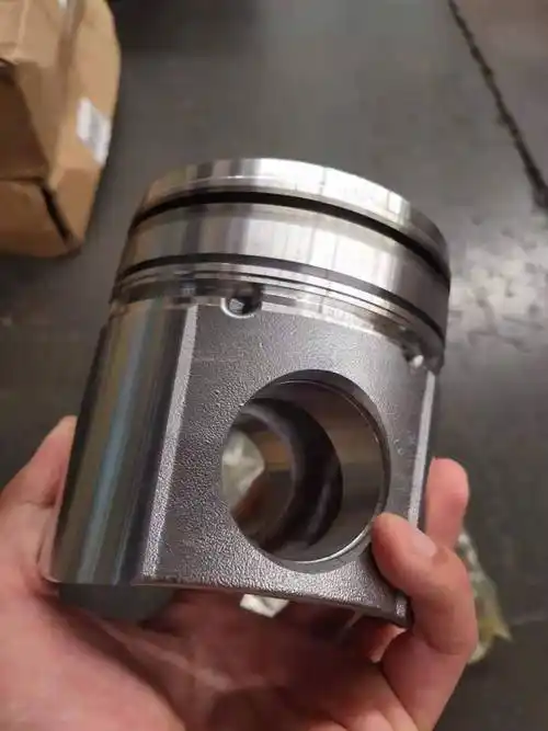 白银康明斯6c83活塞活塞环缸套龙工cdm856装载机四配套