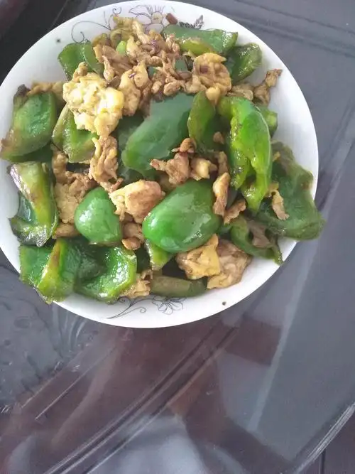 周末美食青椒炒鸡蛋