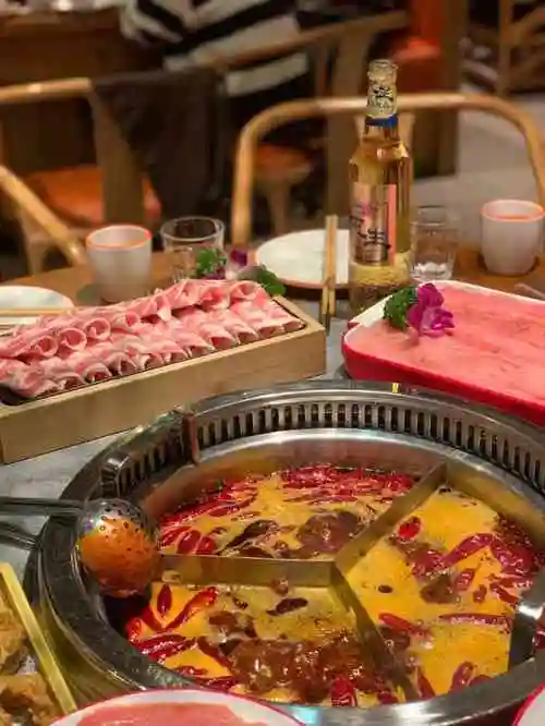 莺花渡火锅(长嘉汇店)-"每次路过都觉得这家火锅好香好香终于找了.
