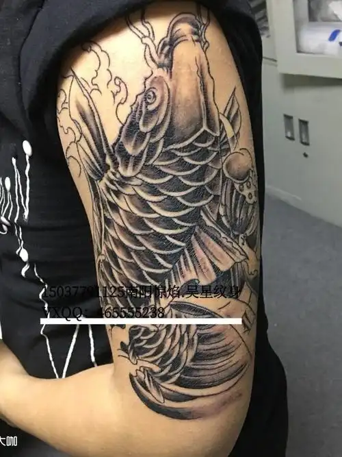 锦鲤_纹身图案手稿图片_吴星的纹身作品集