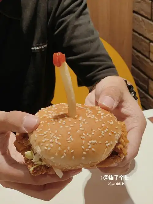 创意生日蛋糕汉堡薯条生日蛋糕