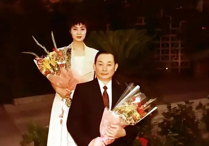 回顾梅葆玖妻子林丽源与丈夫恩爱一生有所亏欠晚年与20只猫为伴