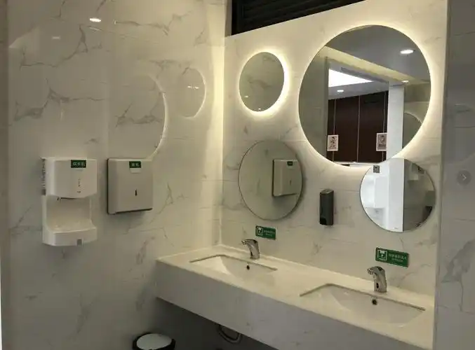 建成开放开平人民公园有了五星级公厕市民方便好享受