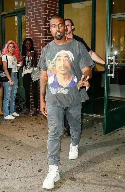 谢霆锋是supreme20ss爆款tupac的幕后大哥?