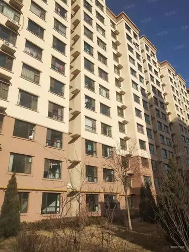 急售 金潞苑 电梯3居 随时看房 黄 金楼层 满五 宜居