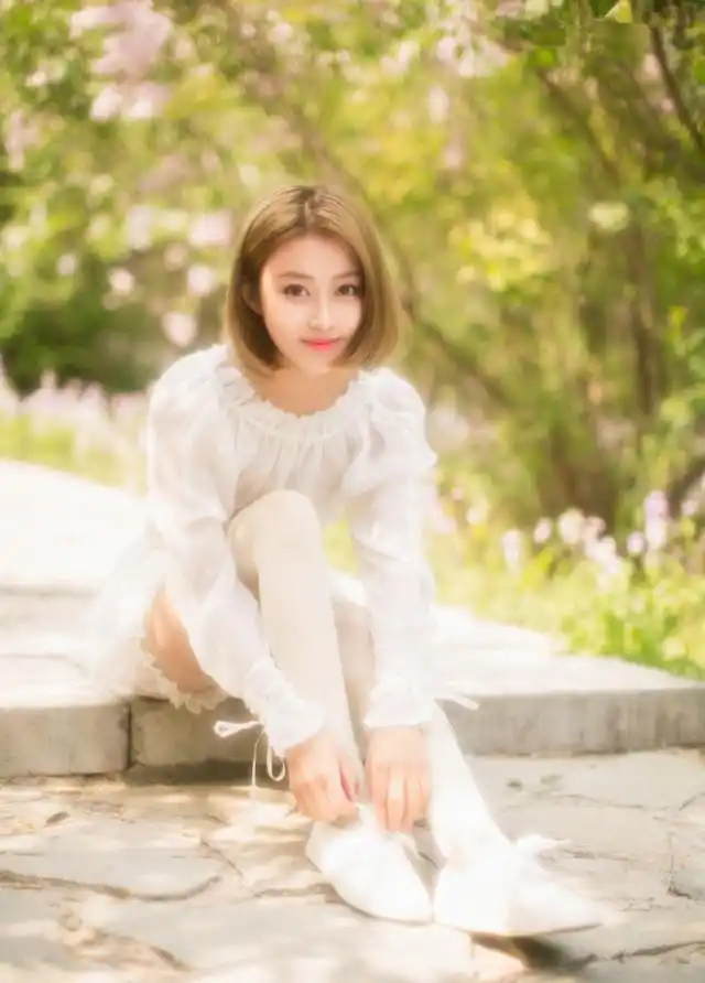 黄安仪饰--凌美雪