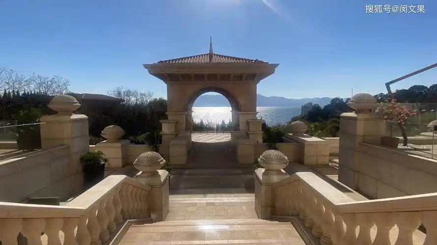 抚仙湖畔坐拥一线湖景抚仙湖最好的度假酒店抚仙湖希尔顿