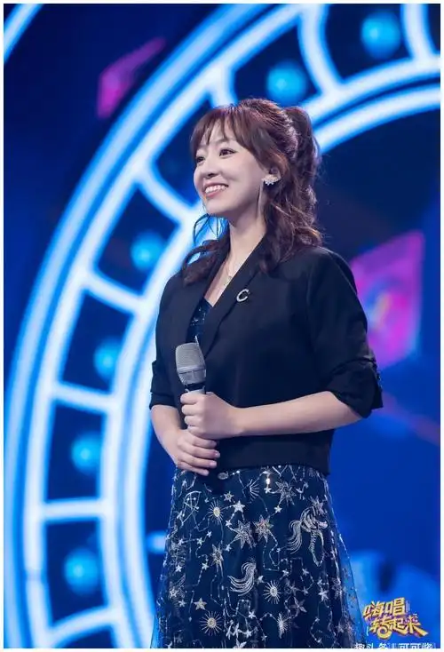 大张伟师妹 文工团独唱演员《种太阳》原唱寇丹亮相湖南卫视