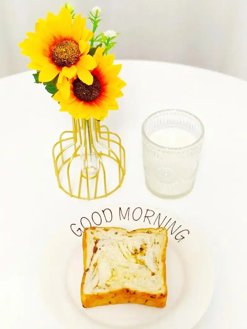 吐司面包搭配牛奶,这样的元气早餐我很喜欢.这款宝藏吐司面包, - 抖音