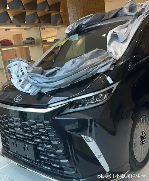 雷克萨斯保姆车lm给了最大优惠加价26万落地160万连空悬都没