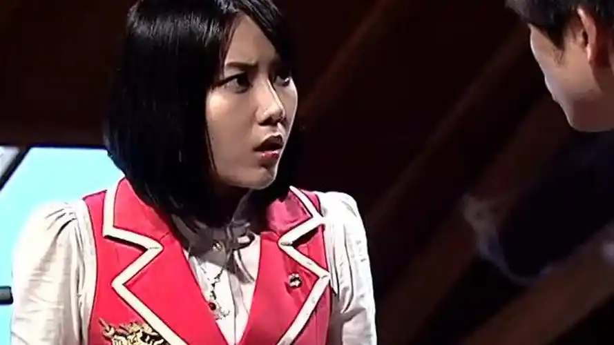 萌学园艾瑞克告诉乌克娜娜她的暗黑基因发作逃出了紧闭室