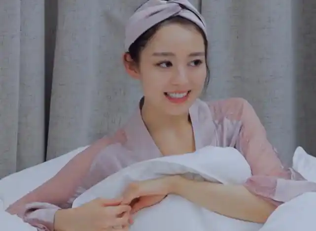 有一种素颜叫吉娜爱丽丝的素颜,卸妆后的样子,比化妆还好看