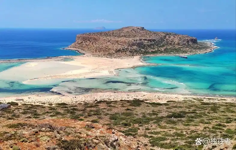 离开粉红色海滩驱车约56公里,来到巴罗斯泻湖