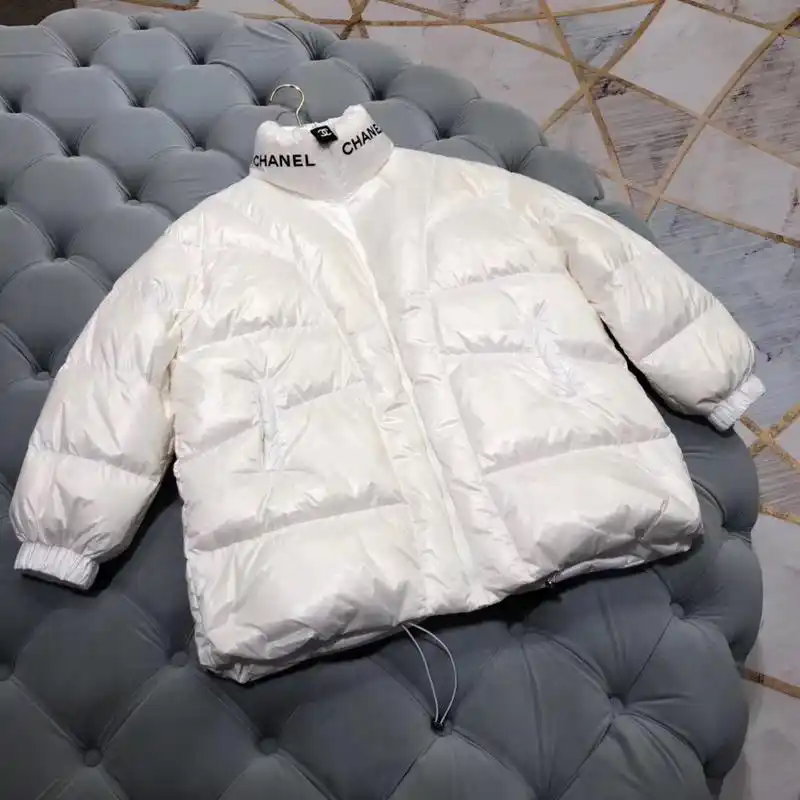 chanel 2019 新款羽绒服