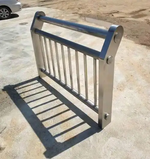 大连马路不锈钢复合管护栏来图加工