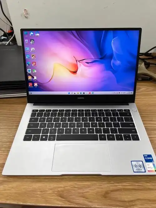 华为matebook d14,i5 11代,8g内存 512g固态,成色95新,一角小磕碰