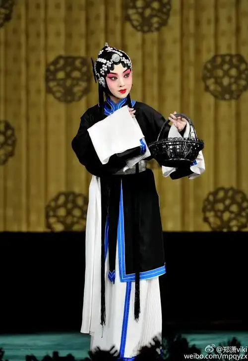 京剧舞台美女总动员:北京京剧院优秀青年京剧演员郑潇
