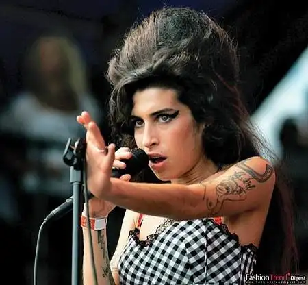 艾米怀恩豪斯和marilynmanson成为英国噩梦