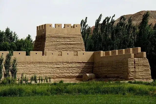 89 首页 游记详情 古栈道,古河床,古战场,烽火台,旧城墙,干裂的骄阳