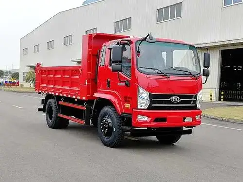 新款的4x2自卸车在外形上基本没有变化,延续了南骏汽车的家族式外形