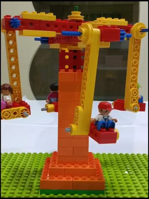 乐高搭建旋转木马