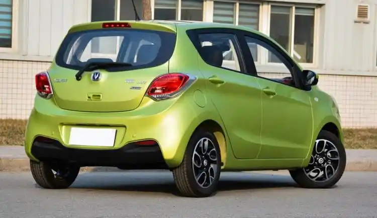 女士4座迷你车自动挡(女士迷你型汽车自动挡2020)