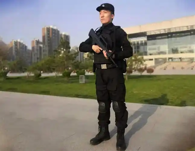 看那小子真帅邢台特警走出的青年岗位能手