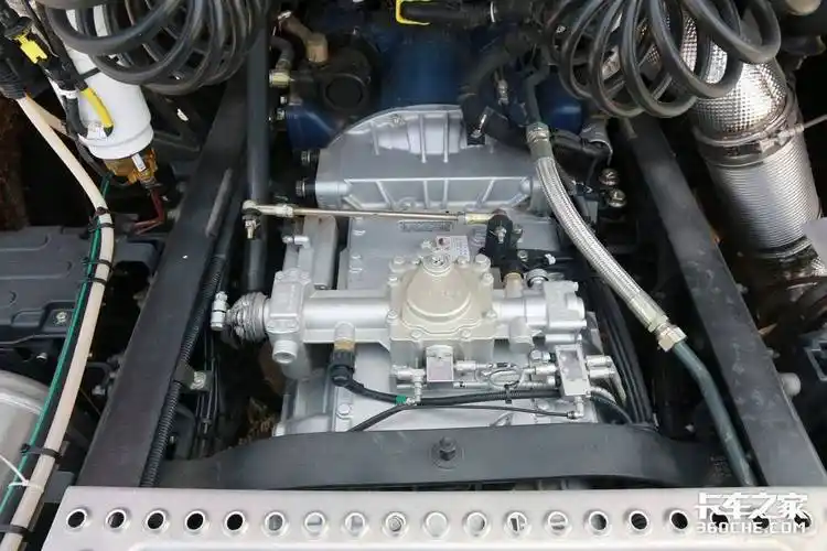 搭载潍柴wp13国六动力 陕汽x5000图解