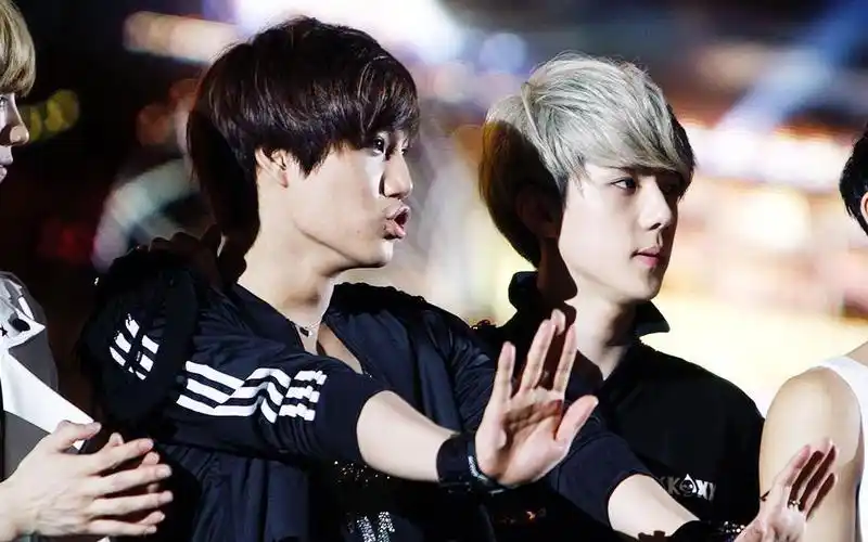 exo的lucky one九人顶跨,小哥哥们都太性感了!