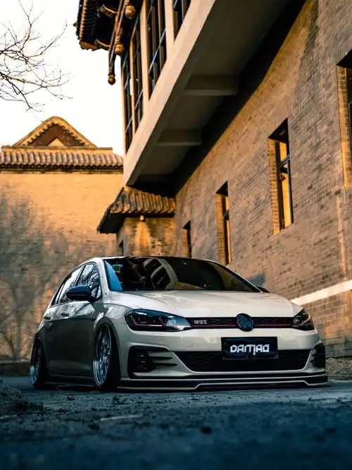 高尔夫改装卡其米兰车身改色