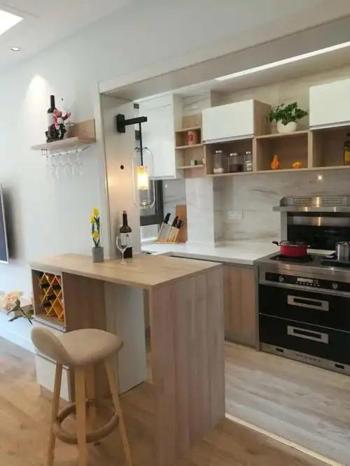 开放式吊柜的设计,从软装上让你美丽,封闭式与开放柜想结合,让空间感