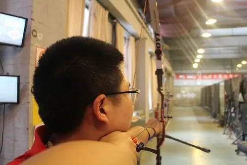 反曲弓的动作要点