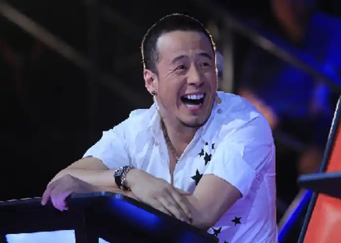 51岁杨坤高调复出,敲醒多少人:戒掉你的弱者思维